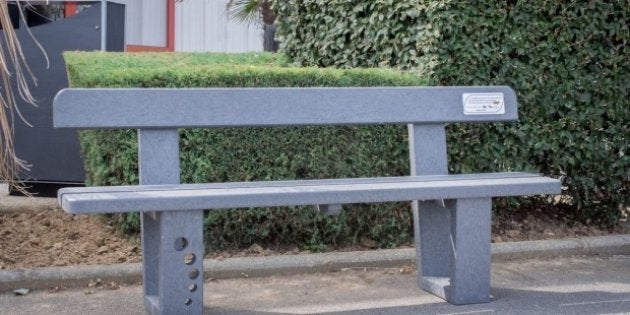 Mobiliario urbano fabricado con plástico proveniente de bolígrafos