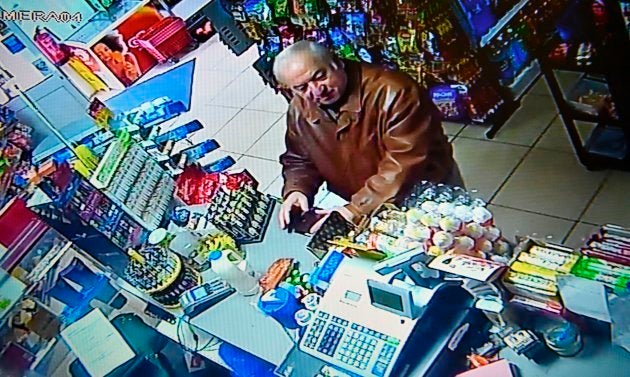 Imagen de Sergei Skripal tomada en el centro comercial en el que empezó a notar los síntomas del agente nervioso.