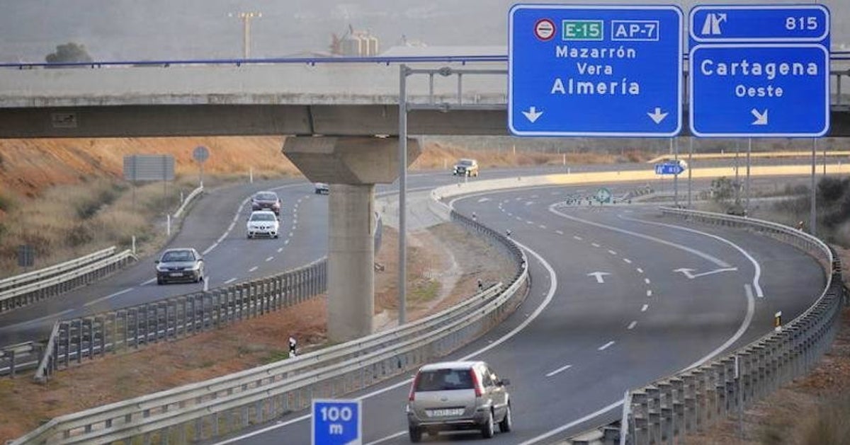 Otras dos autopistas rescatadas Fomento asume el control de dos tramos