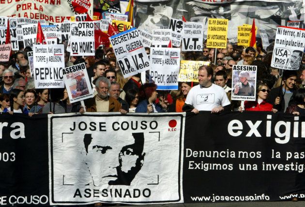 Protesta ante la embajada de EEUU de Madrid, en 2004, reclamando justicia para José Couso.