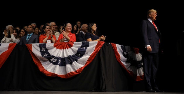 Donald Trump da un discurso sobre las relaciones EEUU-Cuba en Miami, en junio del pasado año.