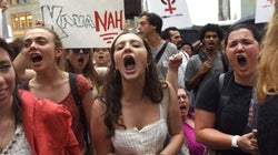 Miles de mujeres marchan contra Kavanaugh, el nominado al Supremo de Trump acusado de abusos