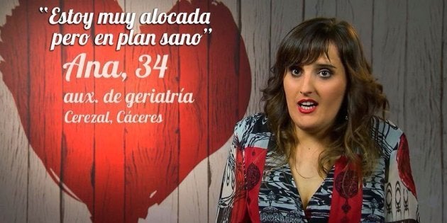 Las caras de esta concursante de 'First Dates' fascinan a los