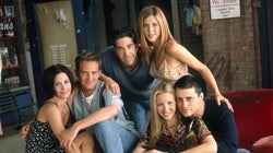 Courteney Cox Returns To Real-Life ‘Friends’ Apartment, And She’s Got