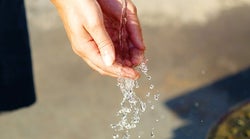Agua y niñas, un binomio de