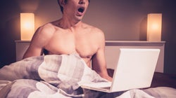 La edad de exposición a la pornografía podría condicionar ciertas actitudes sexistas hacia las