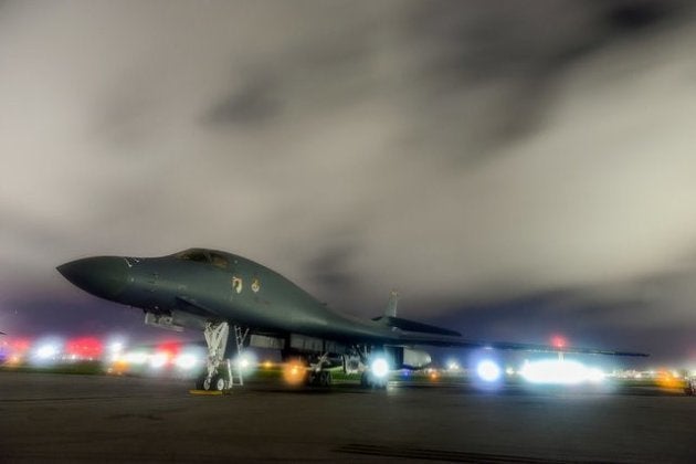 Un bombardero estratégico B-1B Lancer, en la base aérea de Anderson, en Guam.
