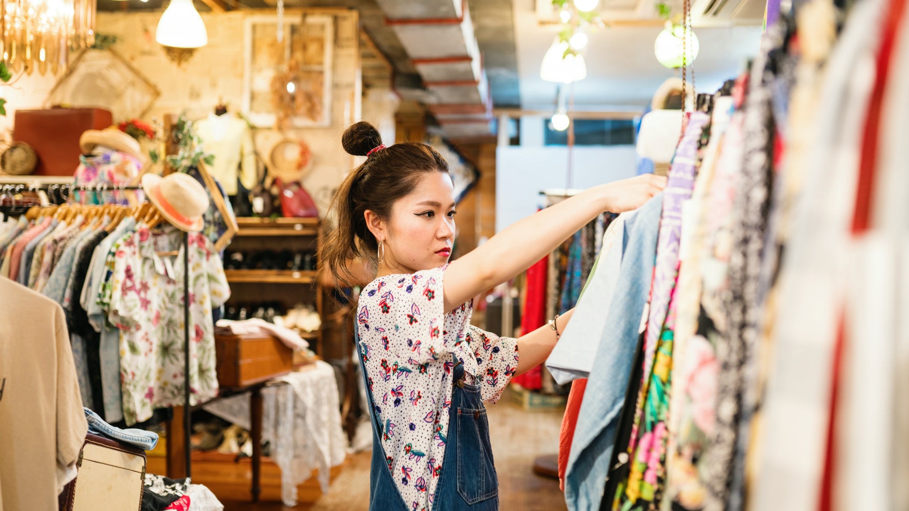 18 Online Vintage Clothing Stores You'll Want To Bookmark