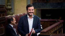 El tuit de Garzón que provoca un terremoto en Twitter por lo que dice de la monarquía y la libertad de