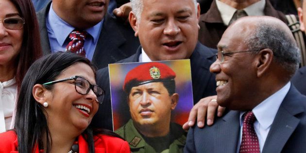 Diosdado Cabello (centro), junto a Delcy Rodriguez y Aristóbulo Isturiz, en la primera sesión de la Asamblea Constituyente de Venezuela, el día 4.