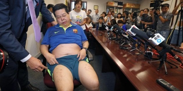 Howard Lam, durante la comparecencia en la que ha denunciado su caso.