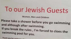Un cartel que pide a los judíos que se duchen desata la polémica en