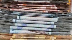 Dos estudiantes devuelven en Lugo 6.000 euros que encontraron en la