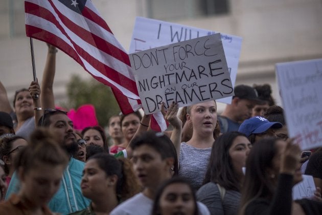 Marchas en Los Ángeles el martes 5 de septiembre para oponerse a la decisión de Trump de acabar con el programa DACA.