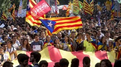 Multitudinaria manifestación estudiantil en Barcelona a favor del