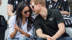 El príncipe Harry besa a Meghan Markle en la ceremonia de clausura de los Juegos