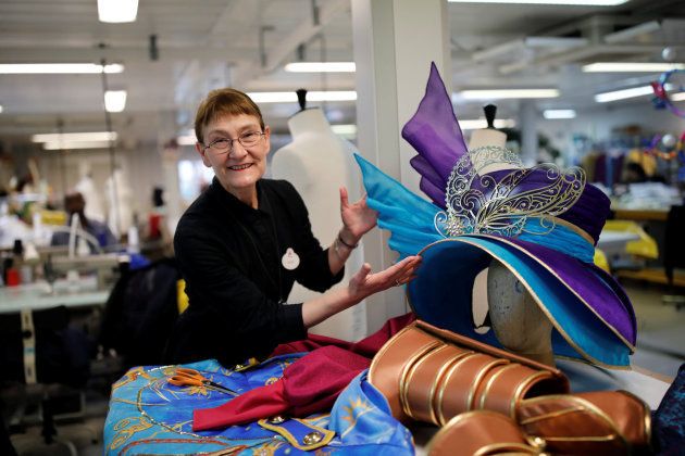 Suzan Surrel es la responsable de creación de los talleres de costura de Disneyland Paris.