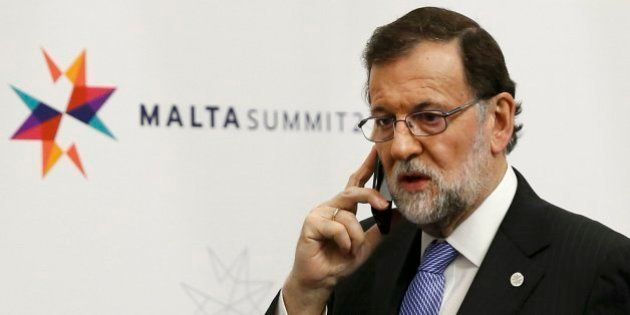 Trump y Rajoy hablarán por teléfono este