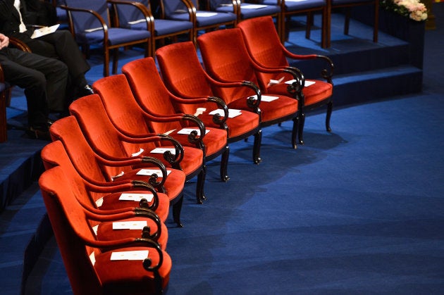 Las nueve sillas vacías para los Premios Nobel en el 'Stockholm Concert Hall', Estocolmo, Suecia. (Photo by Pascal Le Segretain/WireImage)