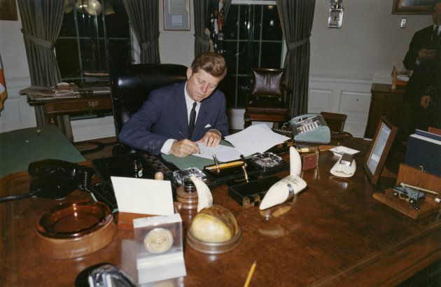 Imagen de archivo de Kennedy en su despacho en la Casa Blanca