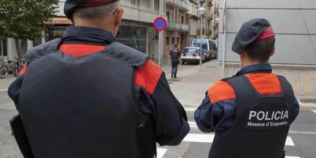 Los Mossos registran viviendas de Sant Pere de Ribes (Barcelona) en una operación