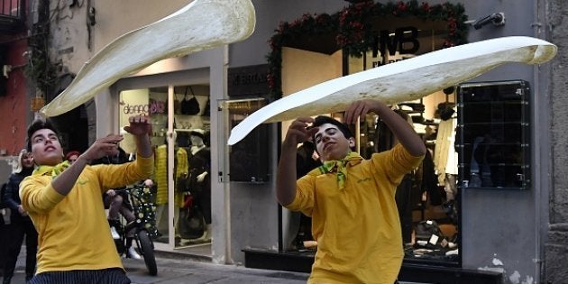 Celebración en las calles de Nápoles tras la decisión de la UNESCO.