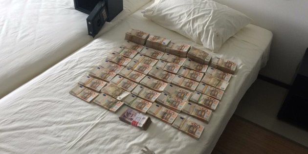 Imagen difundida por la Fiscalía de Colombia con el dinero incautado a Edmundo Rodríguez Sobrino en Barranquilla.