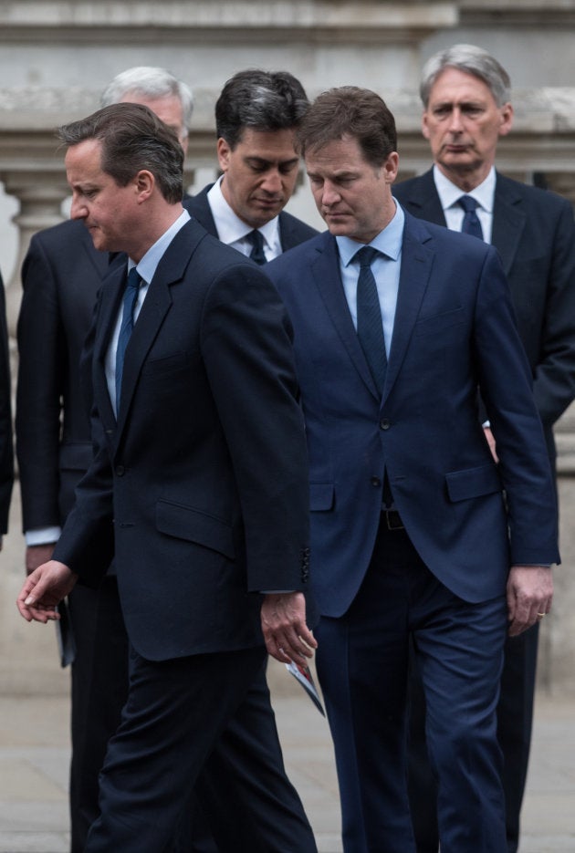 David Cameron (i) y Nick Clegg (d), de los Liberal Demócratas.