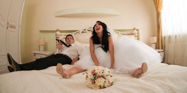 21 parejas cuentan cómo es en realidad la noche de bodas | el