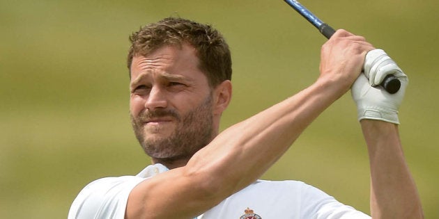 Jamie Dornan en el open de golf de Irlanda del Norte DDF Dubai.