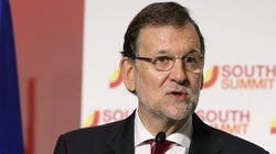 El ¿original? regalo que Vox ha llevado a Rajoy a la sede del