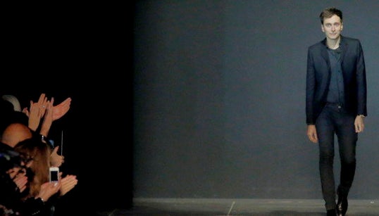 Hedi Slimane deja Saint Laurent: su trayectoria en la 'maison'