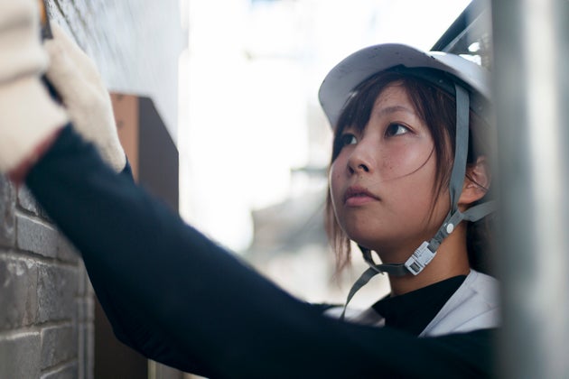 建設業界ながら新卒職人の8割が女性 塗装ガール が活躍する会社とは Update ハフポスト 建設業界ながら新卒職人の8割が女性 塗装ガール が活躍する会社とは Update ハフポスト
