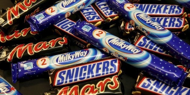 Mars Retira Chocolatinas De 55 Países Tras Encontrarse Un Trozo De ...