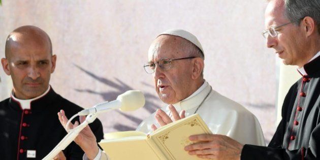 El papa pide no identificar islam con