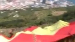 Vox despliega en Gibraltar una bandera española