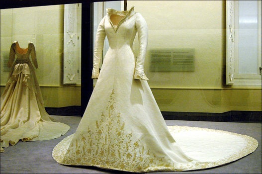 El diseño más famoso de Pertegaz: el vestido de boda de Letizia Ortiz  (FOTOS) | El HuffPost Tendencias