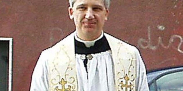 El párroco que culpa a las mujeres de la violencia machista se toma unas vacaciones por