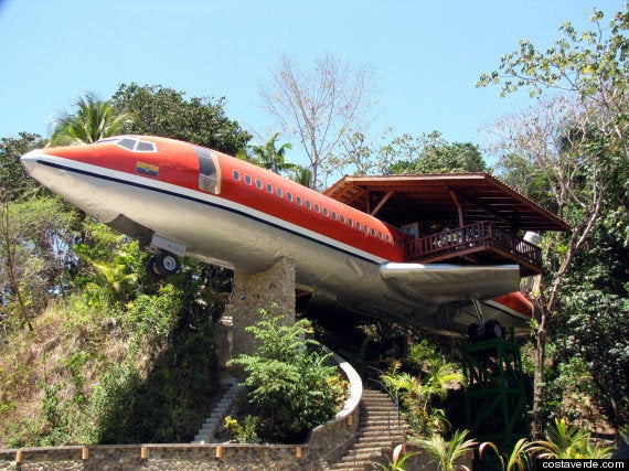 Un avión Boeing reconvertido en hotel de lujo y otros 9 extraños alojamientos