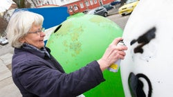 La mujer que decidió acabar con las esvásticas de