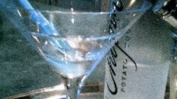 ¡Camarero, un Martini seco con un