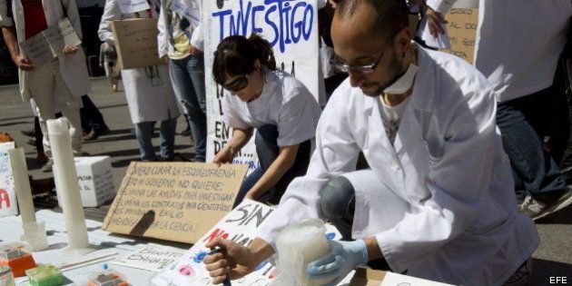 Jóvenes científicos protestan en Madrid en contra de los recortes en