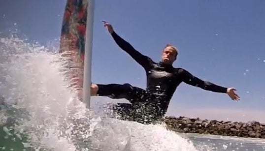 Así se fabrica una tabla de surf