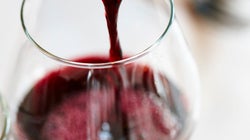Por qué el vino tinto te da dolor de