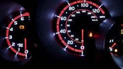 La gasolina, por las