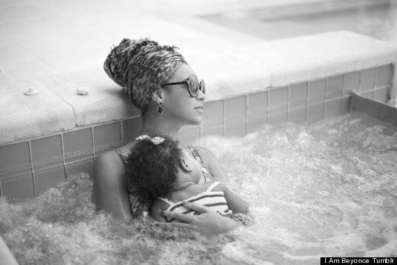 Beyoncé y Blue Ivy en el jacuzzi: la cantante se relaja con su hija entre concierto y