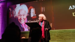 Mujer, egipcia y feminista: Nawal al Saadawi emociona con sus