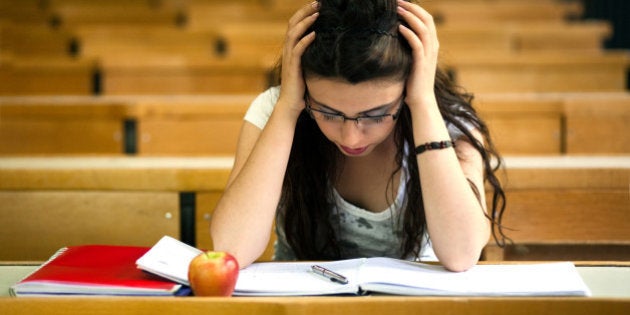 Resultado de imagen de estudiantes estudiando