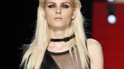 Este chico (sí, chico) luce pierna mejor que Angelina