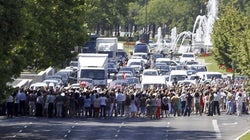 Los funcionarios no cesan en su protesta contra los